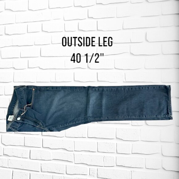 TRUE RELEGION STRAIGHT MENS JEANS - LIKE NEW - Picture 10 of 11